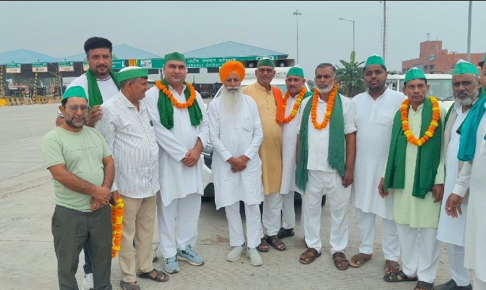 अमरोहा पहुंचकर संगठन के राष्ट्रीय अध्यक्ष चढूनी और पश्चिम प्रदेश अध्यक्ष का फूल-मालाओं से किया स्वागत